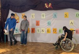 8c751508-78e9-4d1c-b689-5c555c3a9bbd