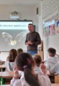 Általános Iskola - Pécs &raquo; 2024-2025 &raquo; „Denevér hotelek” az iskolaudvaron