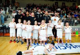 Általános Iskola - Pécs &raquo; 2024-2025 &raquo; Farsangi kosárlabda