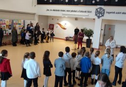 Általános Iskola - Pécs &raquo; 2025-2026 &raquo; Énekszó az¬ advent jegyében